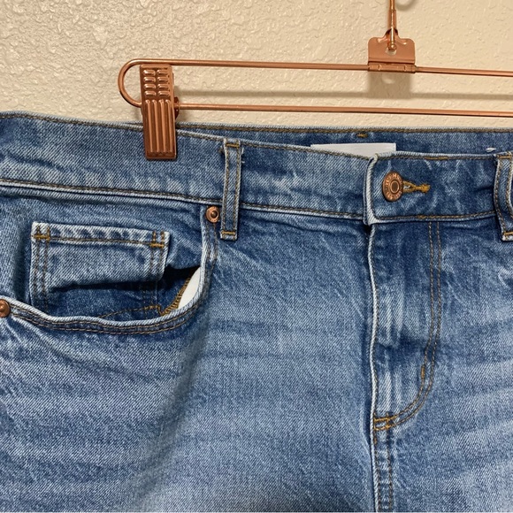 Ann Taylor Loft Blue Cutoff Denim Raw Hem Jeans Shorts Size 6 - Picture 4 of 9